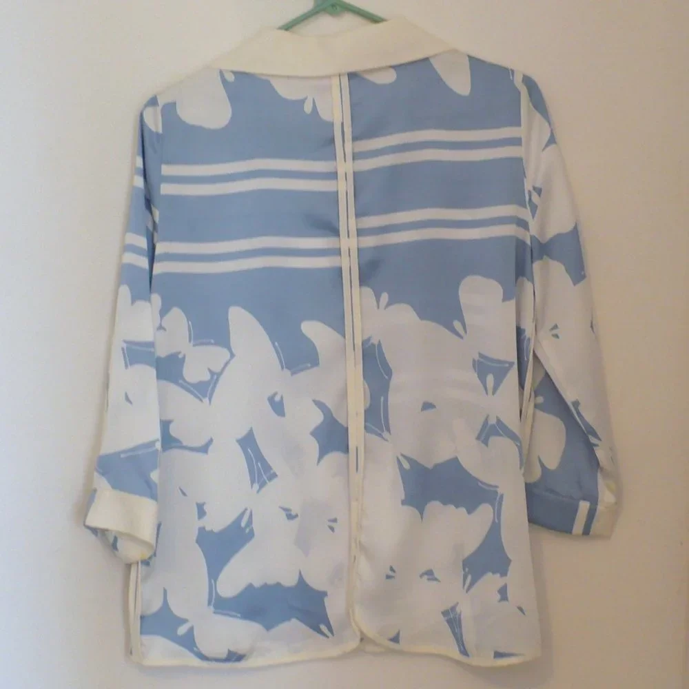 ❤️Top Ma Petite Francee Paris Blue & White Floral Blouse Size Medium - Picture 2 of 7